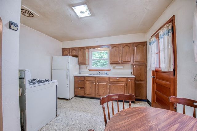793 Becks Run Rd, Baldwin Boro, PA 15210