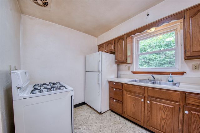 793 Becks Run Rd, Baldwin Boro, PA 15210
