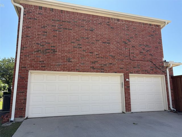 1001 Meadow Creek Drive, Allen, TX 75002