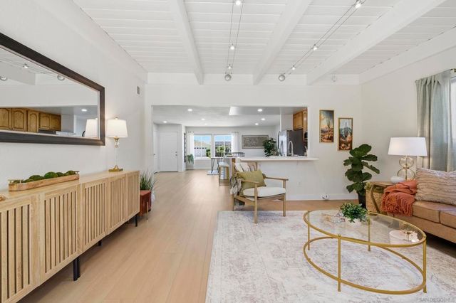 8595 Flanders Dr, San Diego, CA 92126