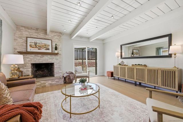 8595 Flanders Dr, San Diego, CA 92126