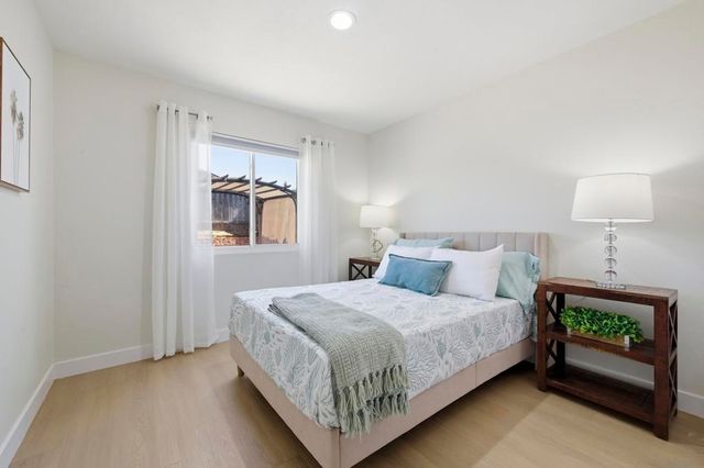 8595 Flanders Dr, San Diego, CA 92126