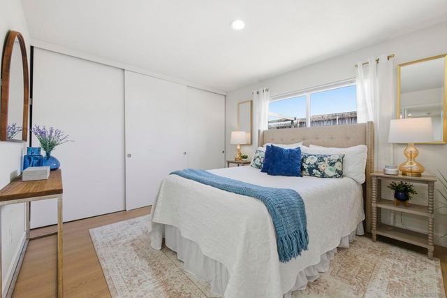 8595 Flanders Dr, San Diego, CA 92126