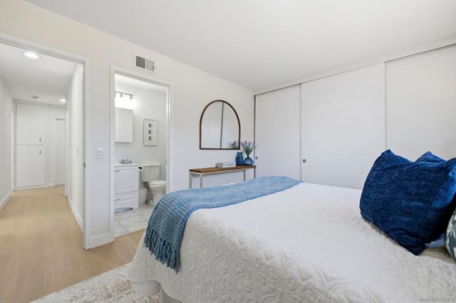 8595 Flanders Dr, San Diego, CA 92126