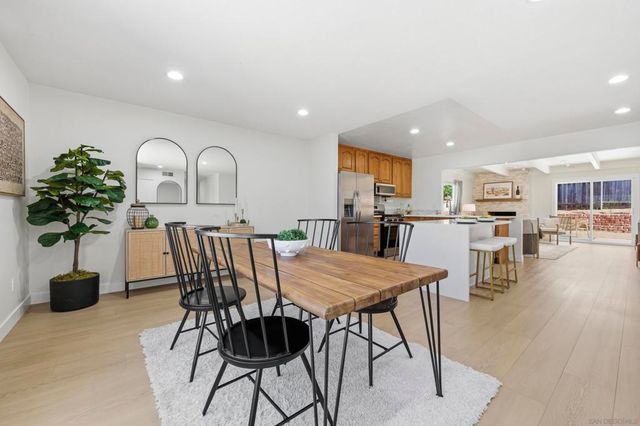 8595 Flanders Dr, San Diego, CA 92126