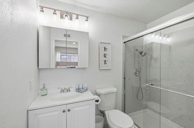 8595 Flanders Dr, San Diego, CA 92126