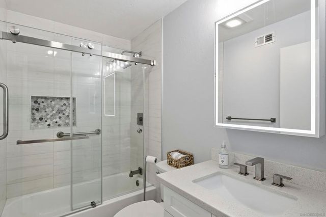 8595 Flanders Dr, San Diego, CA 92126