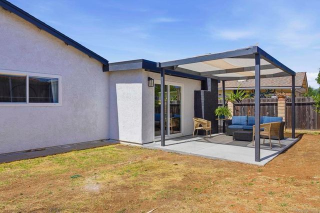 8595 Flanders Dr, San Diego, CA 92126