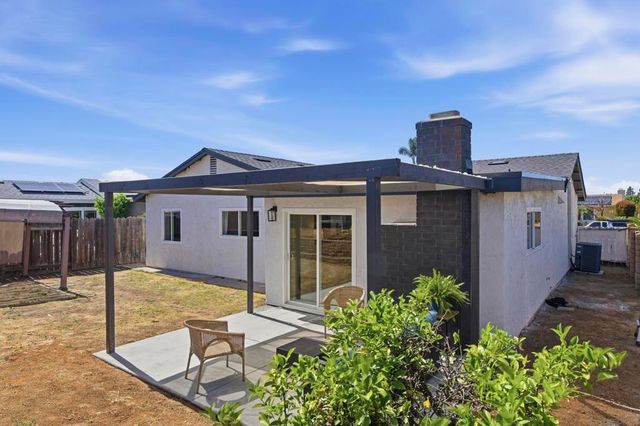 8595 Flanders Dr, San Diego, CA 92126