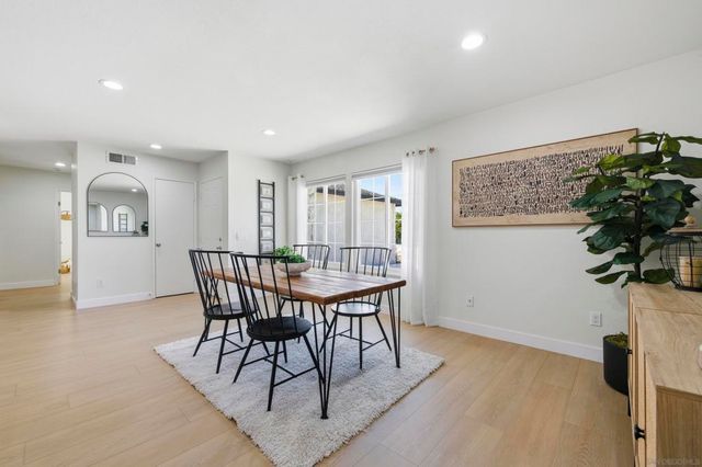 8595 Flanders Dr, San Diego, CA 92126