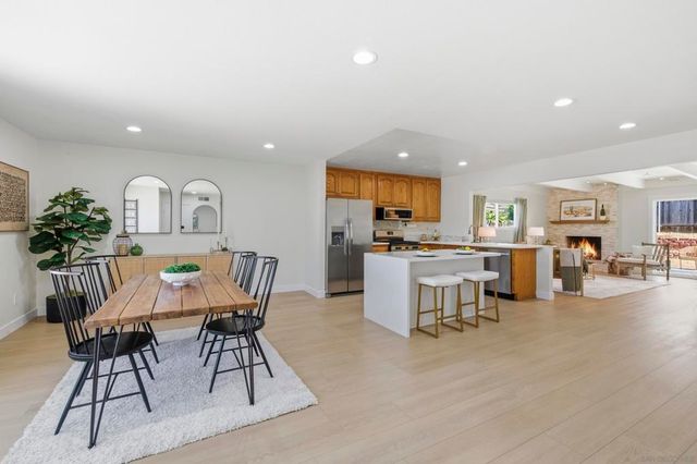 8595 Flanders Dr, San Diego, CA 92126