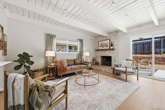 8595 Flanders Dr, San Diego, CA 92126