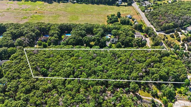 131 Old Country Road, Speonk, NY 11972