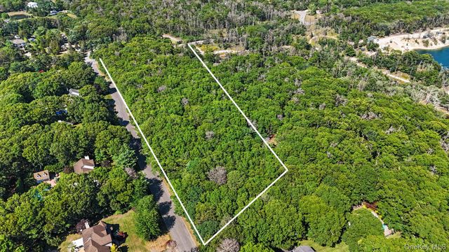 131 Old Country Road, Speonk, NY 11972