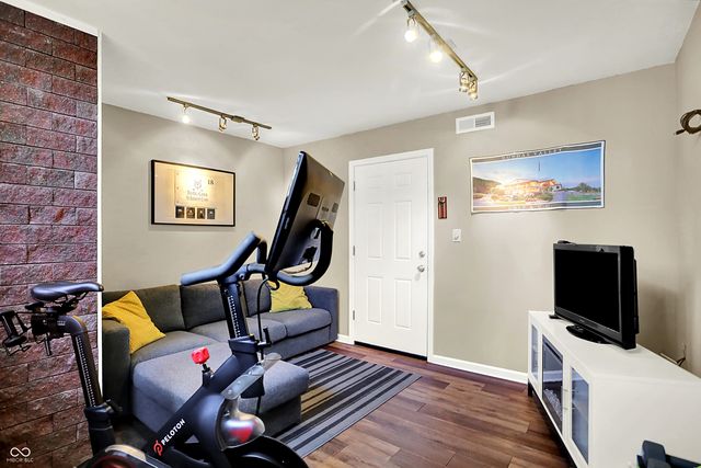 931 Junction Place, Indianapolis, IN 46220