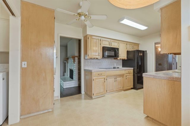 851 N Cottage Street, Porterville, CA 93257