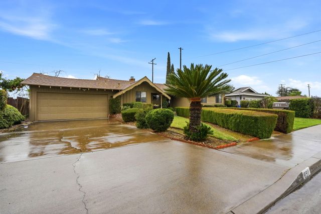 851 N Cottage Street, Porterville, CA 93257