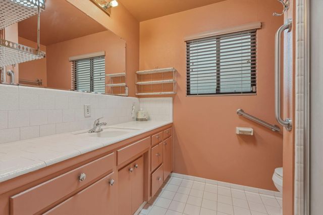 851 N Cottage Street, Porterville, CA 93257