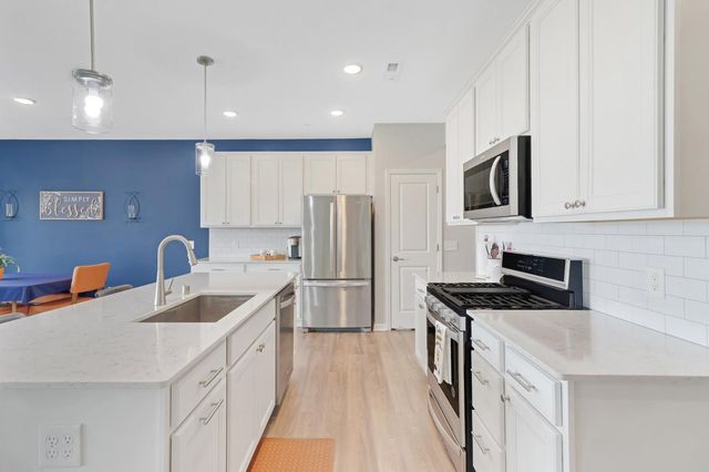 9541 4th Street N, Lake Elmo, MN 55042