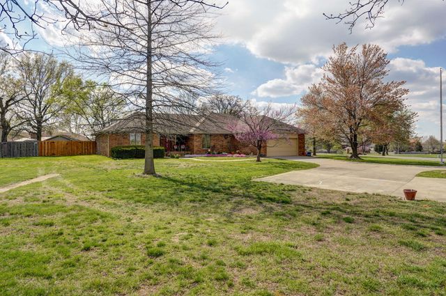 315 N Old Wilderness Road, Nixa, MO 65714