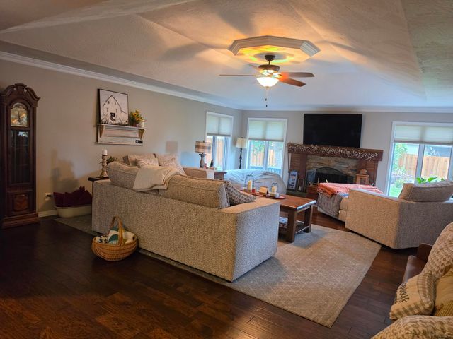 315 N Old Wilderness Road, Nixa, MO 65714
