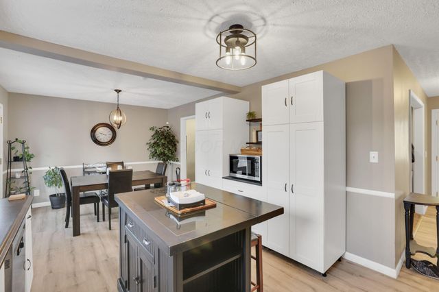 2143 Waldorf Road, Columbus, OH 43229