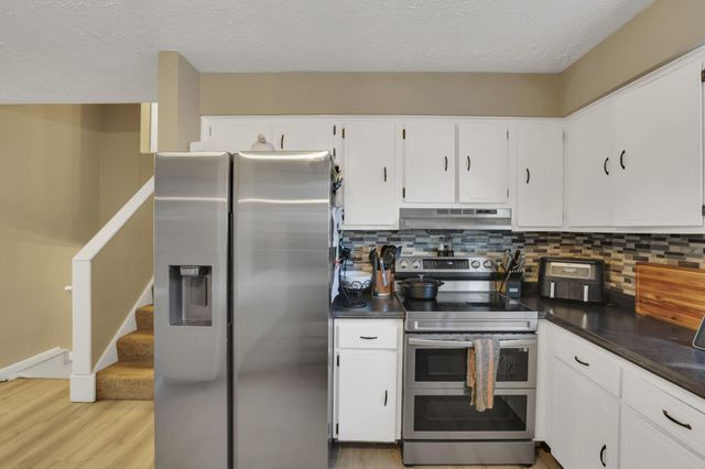 2143 Waldorf Road, Columbus, OH 43229