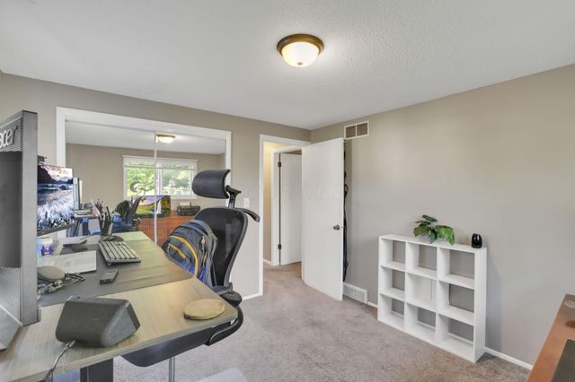 2143 Waldorf Road, Columbus, OH 43229