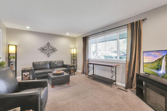 2143 Waldorf Road, Columbus, OH 43229