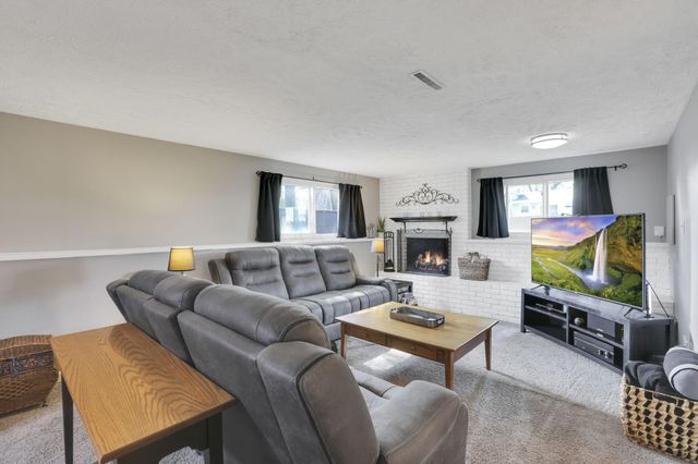 2143 Waldorf Road, Columbus, OH 43229