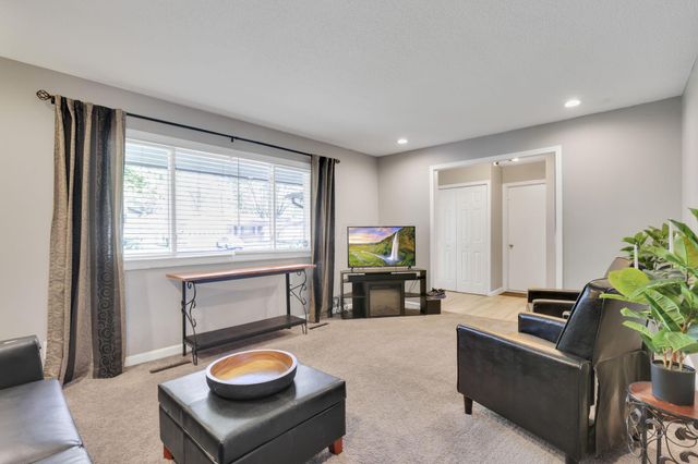 2143 Waldorf Road, Columbus, OH 43229