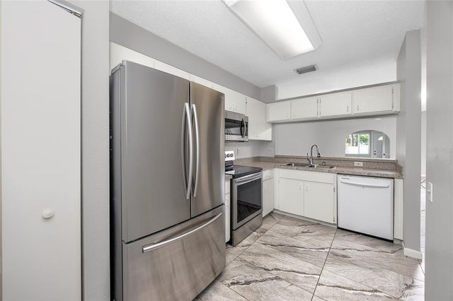 5936 BAYSIDE KEY DRIVE, Tampa, FL 33615