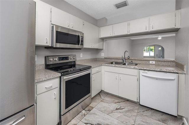 5936 BAYSIDE KEY DRIVE, Tampa, FL 33615