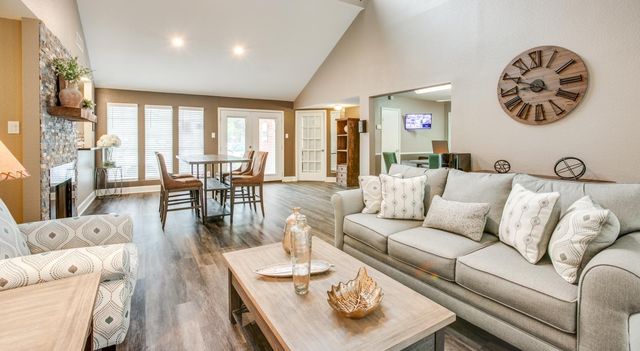 11810 Hammond Drive 313, Houston, TX 77065