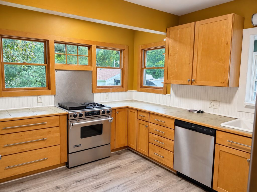 525 16th Street, West Des Moines, IA 50265