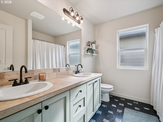13645 Sw CAPULET Ln, King City, OR 97224