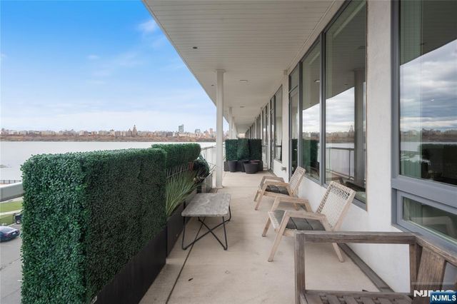 3 Somerset Lane 415, Edgewater, NJ 07020