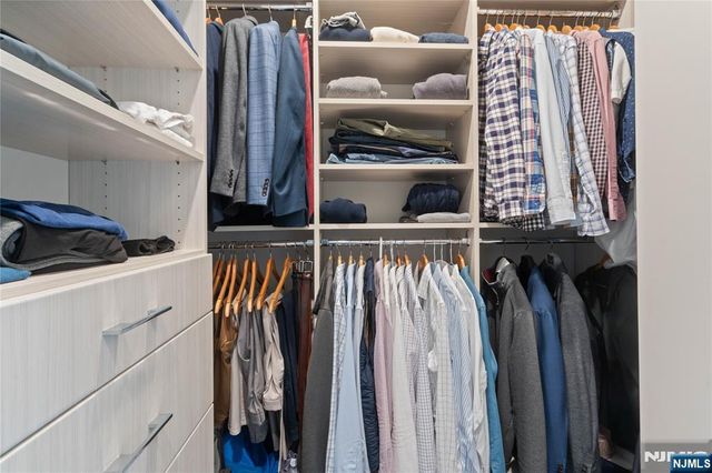 3 Somerset Lane 415, Edgewater, NJ 07020