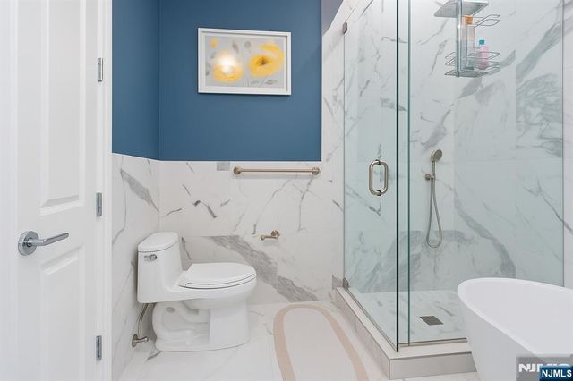 3 Somerset Lane 415, Edgewater, NJ 07020