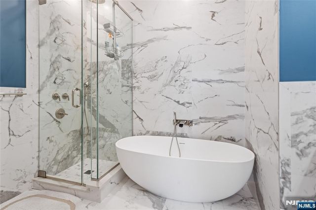 3 Somerset Lane 415, Edgewater, NJ 07020