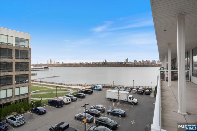 3 Somerset Lane 415, Edgewater, NJ 07020