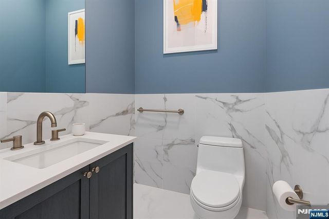 3 Somerset Lane 415, Edgewater, NJ 07020