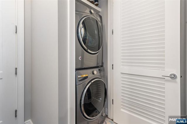 3 Somerset Lane 415, Edgewater, NJ 07020