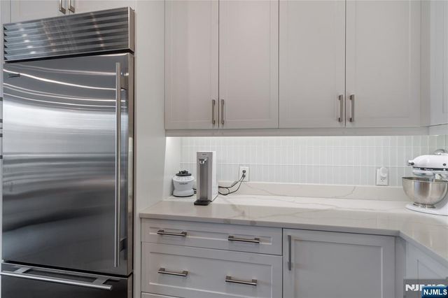 3 Somerset Lane 415, Edgewater, NJ 07020