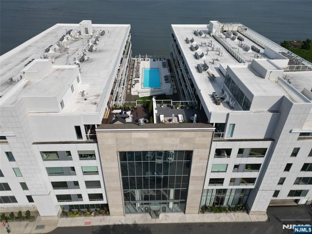 3 Somerset Lane 415, Edgewater, NJ 07020