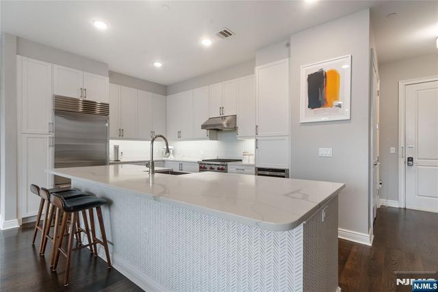 3 Somerset Lane 415, Edgewater, NJ 07020