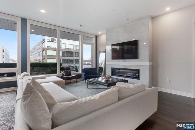 3 Somerset Lane 415, Edgewater, NJ 07020