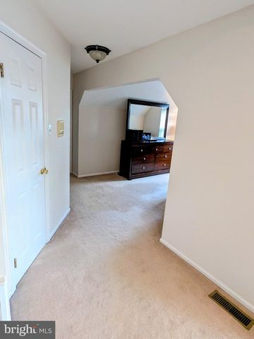 611 TALL PINES LN, Horsham, PA 19044