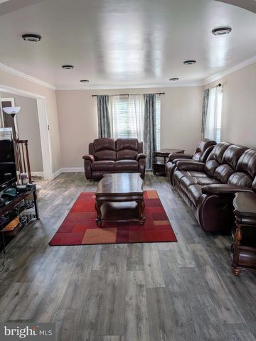 611 TALL PINES LN, Horsham, PA 19044