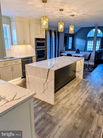 611 TALL PINES LN, Horsham, PA 19044